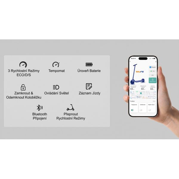 Ruka držící telefon s aplikací pro ovládání elektrické koloběžky